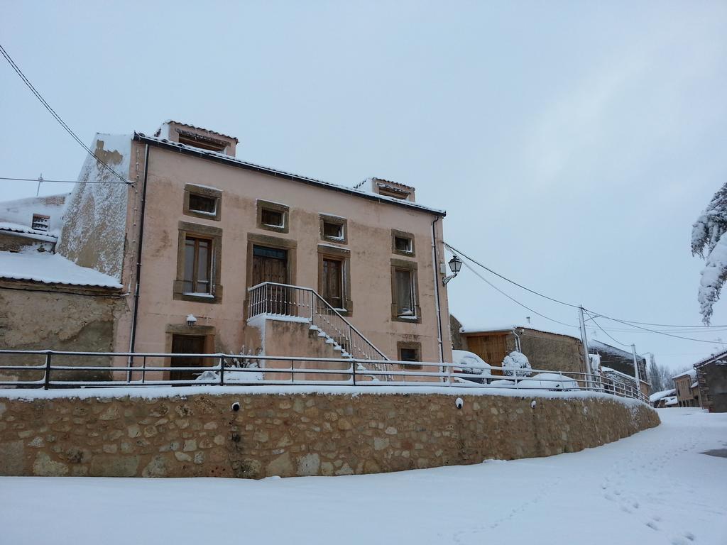 La Casona De Castilnovo - Gay Men Only Guest House Valdesaz Exterior photo