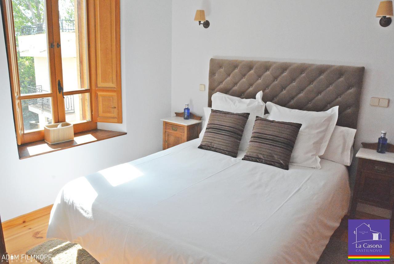 La Casona De Castilnovo - Gay Men Only Guest House Valdesaz Exterior photo